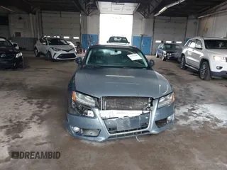 2009 Audi A5 z VIN WAUDK78T29A049174, wystawiony jako IAAI lot #42196460 z przebiegiem 171 255 mil mil oraz . Historia ofert i sprzedaży dostępna na DreamBid. Obrazek 6.