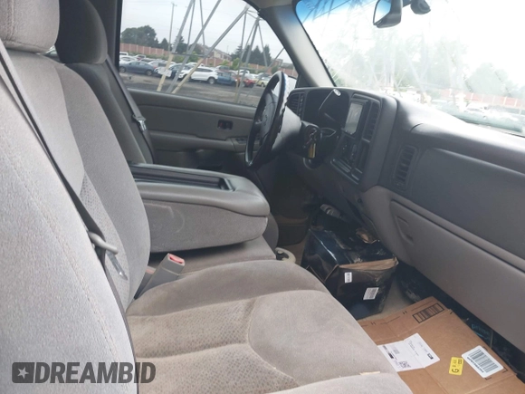 2004 Chevrolet Suburban LS with VIN 3GNGK26U54G243441, listed as a IAAI auction lot 42706672 with 124,306 mi miles and . Bid and sale history available at DreamBid. Image 5.