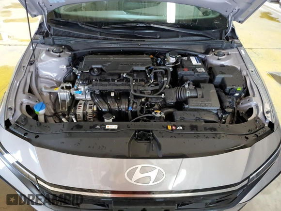 2025 Hyundai Elantra SEL Convenience z VIN KMHLS4DG4SU893058, wystawiony jako Copart lot #60174935 z przebiegiem 16 187 mil mil oraz Czysty tytuł • Clean title. Historia ofert i sprzedaży dostępna na DreamBid. Obrazek 11.
