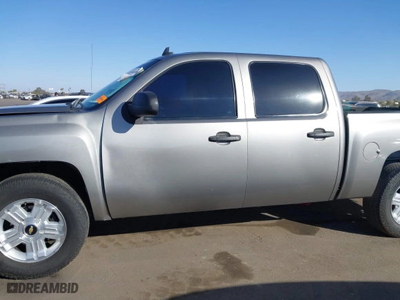 2007 Chevrolet Silverado 1500 LT w/1LT with VIN 3GCEK13C27G537311, listed as a IAAI auction lot 41559010 with 127,104 mi miles. Bid and sale history available at carsss.com. Image 14.