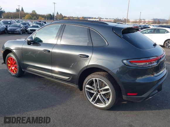 2022 Porsche Macan with VIN WP1AA2A55NLB07718, listed as a IAAI auction lot 40813536 with 15,336 mi miles. Bid and sale history available at carsss.com. Image 3.
