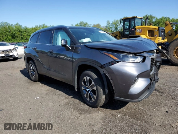 2021 Toyota Highlander XLE with VIN 5TDGZRBH4MS078778, listed as a Copart auction lot 56496855 with 35,563 mi miles and Salvage title. Bid and sale history available at DreamBid. Image 4.