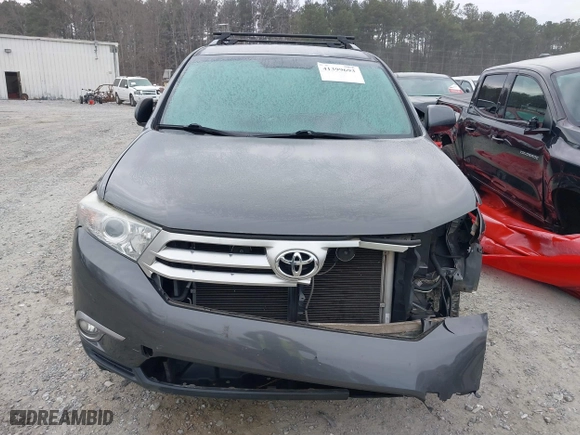 2013 Toyota Highlander with VIN 5TDZK3EH4DS137768, listed as a IAAI auction lot 41399693 with 179,372 mi miles. Bid and sale history available at carsss.com. Image 12.