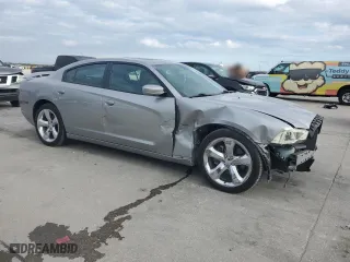 2013 Dodge Charger RT Plus with VIN 2C3CDXCT6DH707061, listed as a Copart auction lot 82439754 with 69,427 mi miles and Salvage Title. Bid and sale history available at carsss.com. Image 4.