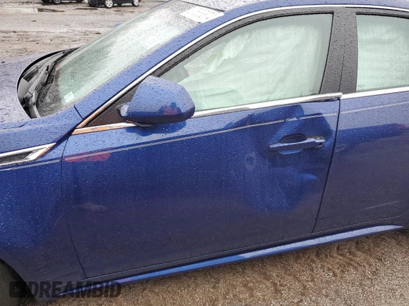 2013 Cadillac CTS Luxury with VIN 1G6DE5E54D0105721, listed as a Copart auction lot 37633874 with 71,341 mi miles and Salvage title. Bid and sale history available at DreamBid. Image 7.