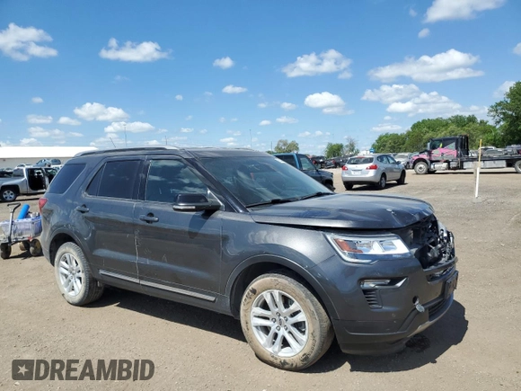 2018 Ford Explorer XLT z VIN 1FM5K8D88JGB08353, wystawiony jako Copart lot #56324765 z przebiegiem 140 716 mil mil oraz Szkoda całkowita • Salvage title. Historia ofert i sprzedaży dostępna na DreamBid. Obrazek 4.