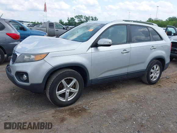 2012 Kia Sorento LX with VIN 5XYKT4A6XCG217290, listed as a IAAI auction lot 42159310 with 277,848 mi miles. Bid and sale history available at carsss.com. Image 2.