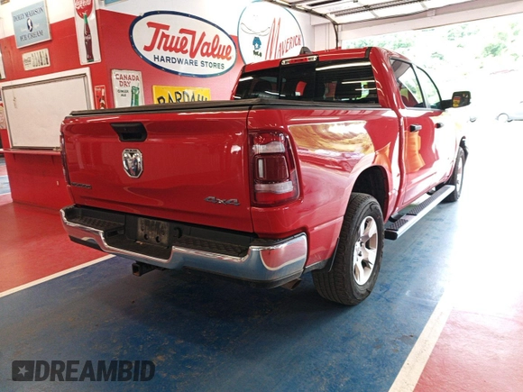 2023 Ram 1500 Big Horn z VIN 1C6RRFFG9PN561001, wystawiony jako IAAI lot #42575762 z przebiegiem 42 164 mil mil oraz . Historia ofert i sprzedaży dostępna na DreamBid. Obrazek 18.