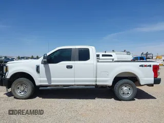 2017 Ford F-250 XLT z VIN 1FT7X2B67HEB14146, wystawiony jako IAAI lot #42256811 z przebiegiem 121 617 mil mil oraz . Historia ofert i sprzedaży dostępna na DreamBid. Obrazek 14.