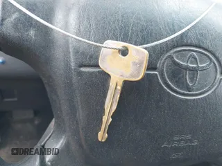 1997 Toyota Celica z VIN JT2DB02T1V0071940, wystawiony jako IAAI lot #42253865 z przebiegiem 256 317 mil mil oraz . Historia ofert i sprzedaży dostępna na DreamBid. Obrazek 11.