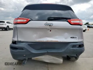 2018 Jeep Cherokee Latitude Plus с VIN 1C4PJLLB7JD605475, выставлен на аукционе Copart как лот 55861125 с пробегом 43 026 миль миль и Списание • Salvage title. История ставок и продаж доступна на DreamBid. Изображение 6.