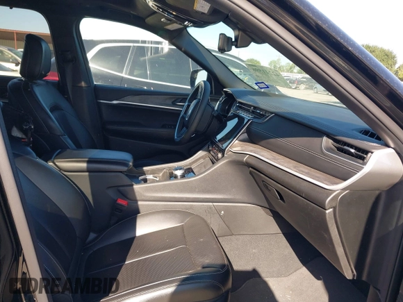 2024 Jeep Grand Cherokee Limited with VIN 1C4RJKBG4R8540492, listed as a IAAI auction lot 42241596 with 33,899 mi miles and . Bid and sale history available at DreamBid. Image 5.