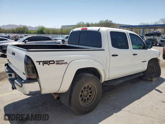 2015 Toyota Tacoma with VIN 3TMLU4EN1FM203062, listed as a Copart auction lot 60488055 with 111,994 mi miles and Salvage title. Bid and sale history available at DreamBid. Image 3.