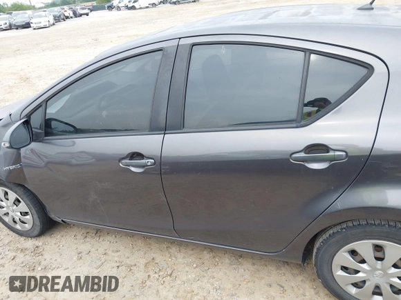 2014 Toyota Prius One z VIN JTDKDTB33E1084788, wystawiony jako IAAI lot #42440966 z przebiegiem 304 181 mil mil oraz . Historia ofert i sprzedaży dostępna na DreamBid. Obrazek 14.