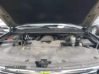 2019 Chevrolet Suburban Premier with VIN 1GNSKJKJ3KR231852, listed as a IAAI auction lot 41957728 with 136,263 mi miles and . Bid and sale history available at DreamBid. Image 10.