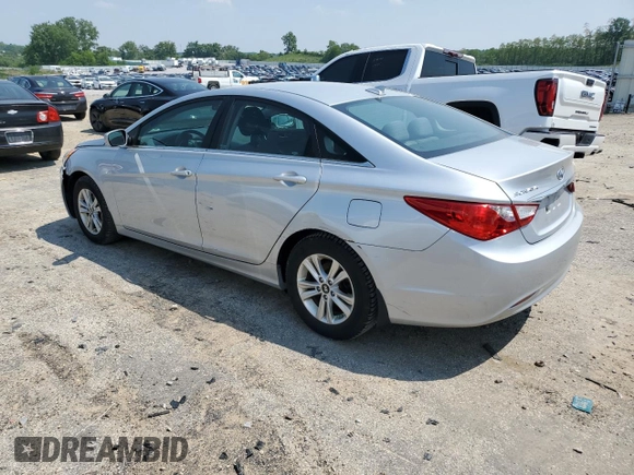 2013 Hyundai Sonata GLS z VIN 5NPEB4AC6DH710089, wystawiony jako Copart lot #58820215 z przebiegiem 111 475 mil mil oraz Czysty tytuł • Clean title. Historia ofert i sprzedaży dostępna na DreamBid. Obrazek 2.