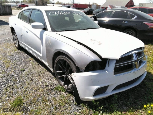 2011 Dodge Charger SE with VIN 2B3CL3CG5BH586886, listed as a IAAI auction lot 41910995 with 168,087 mi miles. Bid and sale history available at carsss.com. Image 1.