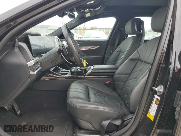 2024 BMW 7 Series 740i with VIN WBA23EH03RCP67206, listed as a Copart auction lot 54631285 with 22,901 mi miles and Salvage title. Bid and sale history available at DreamBid. Image 7.
