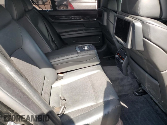 2010 BMW 7 Series 750i xDrive z VIN WBAKC6C5XACL67558, wystawiony jako Copart lot #88550755 z przebiegiem 108 796 mil mil oraz Szkoda całkowita • Salvage title. Historia ofert i sprzedaży dostępna na DreamBid. Obrazek 10.