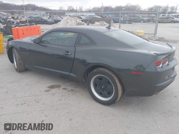 2012 Chevrolet Camaro 2LS z VIN 2G1FA1E34C9163205, wystawiony jako IAAI lot #41395889 z przebiegiem 40 765 mil mil oraz . Historia ofert i sprzedaży dostępna na DreamBid. Obrazek 3.