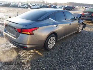 2022 Nissan Altima 2.5 S with VIN 1N4BL4BV8NN316083, listed as a IAAI auction lot 41437171 with 88,158 mi miles. Bid and sale history available at carsss.com. Image 4.