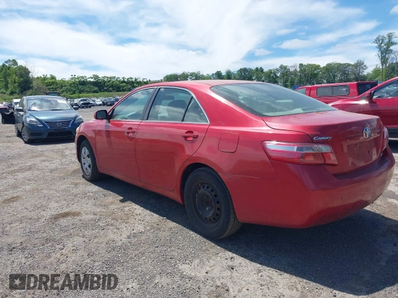 2007 Toyota Camry CE z VIN 4T1BE46K77U067512, wystawiony jako IAAI lot #42310634 z przebiegiem 153 322 mil mil oraz . Historia ofert i sprzedaży dostępna na DreamBid. Obrazek 3.