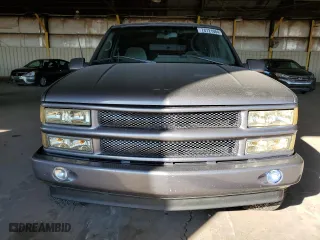 1996 Chevrolet Tahoe with VIN 3GNEK18R0TG147175, listed as a Copart auction lot 78721984 with 210,867 mi miles and Salvage Title. Bid and sale history available at carsss.com. Image 5.