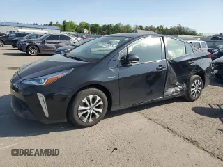 2019 Toyota Prius LE z VIN JTDL9RFUXK3006889, wystawiony jako Copart lot #55390575 z przebiegiem 44 884 mil mil oraz Szkoda całkowita • Salvage title. Historia ofert i sprzedaży dostępna na DreamBid. Obrazek 1.