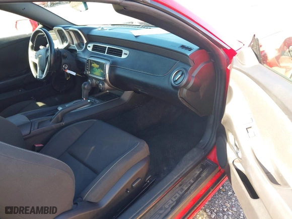 2015 Chevrolet Camaro LT with VIN 2G1FD3D36F9291437, listed as a IAAI auction lot 41492143 with 98,041 mi miles. Bid and sale history available at carsss.com. Image 5.