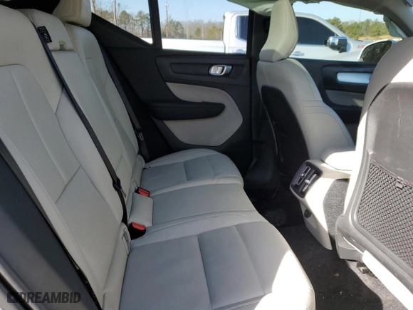 2020 Volvo XC40 Momentum with VIN YV4AC2HK7L2330883, listed as a Copart auction lot 67717264 with NaN miles and Salvage Title. Bid and sale history available at carsss.com. Image 12.