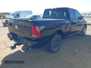 2013 Ram 1500 Express z VIN 1C6RR6FT4DS538235, wystawiony jako IAAI lot #42251497 z przebiegiem 258 073 mil mil oraz . Historia ofert i sprzedaży dostępna na DreamBid. Obrazek 4.