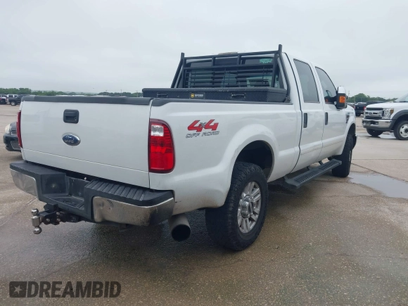 2008 Ford Super Duty F-250 SRW XL with VIN 1FTSW21R88EB69374, listed as a IAAI auction lot 42103030 with 347,648 mi miles. Bid and sale history available at carsss.com. Image 4.