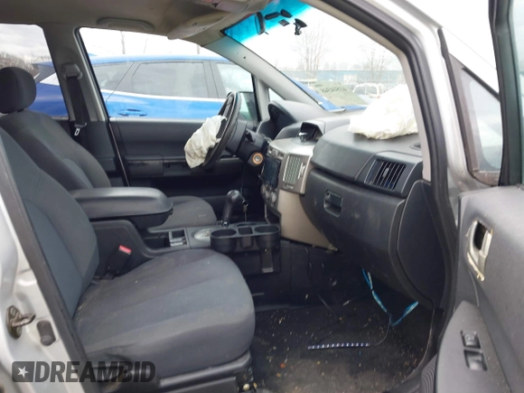 2005 Mitsubishi Endeavor LS with VIN 4A4MM21S65E020791, listed as a IAAI auction lot 41844348 with 208,007 mi miles. Bid and sale history available at carsss.com. Image 5.