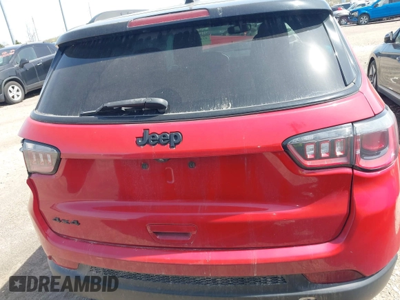 2019 Jeep Compass Altitude z VIN 3C4NJDBB3KT806607, wystawiony jako IAAI lot #41402626 z przebiegiem Nie podano mil oraz . Historia ofert i sprzedaży dostępna na DreamBid. Obrazek 16.