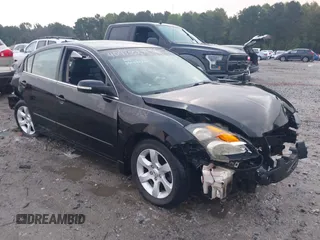 2009 Nissan Altima 3.5 SL with VIN 1N4BL21E59C182768, listed as a IAAI auction lot 40415527 with 146,465 mi miles. Bid and sale history available at carsss.com. Image 1.