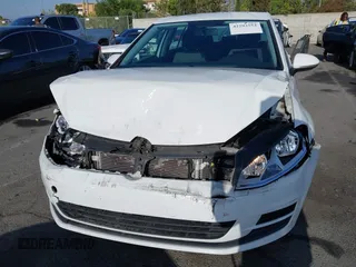 2016 Volkswagen Golf TSI S z VIN 3VW217AU9GM038217, wystawiony jako IAAI lot #42293552 z przebiegiem 44 833 mil mil oraz . Historia ofert i sprzedaży dostępna na DreamBid. Obrazek 6.