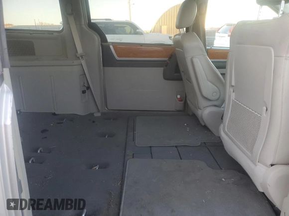 2009 Chrysler Town & Country Limited with VIN 2A8HR64X09R639431, listed as a Copart auction lot 82399994 with 194,597 mi miles and Salvage Title. Bid and sale history available at carsss.com. Image 11.