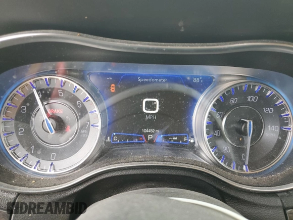 2020 Chrysler 300 Limited z VIN 2C3CCAEG7LH102934, wystawiony jako Copart lot #50940105 z przebiegiem 104 452 mil mil oraz Szkoda całkowita • Salvage title. Historia ofert i sprzedaży dostępna na DreamBid. Obrazek 9.