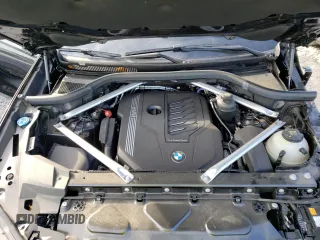 2022 BMW X6 xDrive40i z VIN 5UXCY6C08N9L22942, wystawiony jako Copart lot #64176732 z przebiegiem 21 538 mil mil oraz . Historia ofert i sprzedaży dostępna na DreamBid. Obrazek 7.