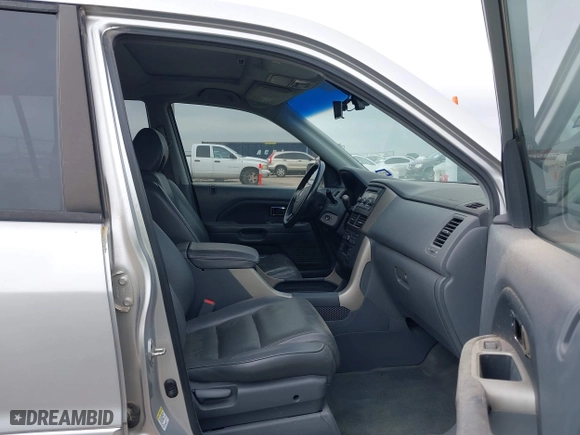 2007 Honda Pilot EX-L with VIN 5FNYF28577B016446, listed as a IAAI auction lot 41975258 with 172,276 mi miles. Bid and sale history available at carsss.com. Image 5.
