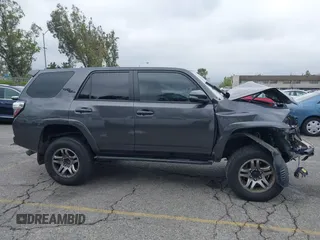 2019 Toyota 4Runner SR5 with VIN JTEBU5JR5K5694290, listed as a IAAI auction lot 42175121 with 157,939 mi miles and . Bid and sale history available at DreamBid. Image 14.