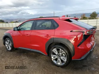 2023 Subaru Solterra Premium z VIN JTMABABA6PA029338, wystawiony jako Copart lot #76991943 z przebiegiem 1 602 mil mil oraz Czysty tytuł • Clean title. Historia ofert i sprzedaży dostępna na DreamBid. Obrazek 2.