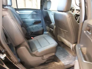 2024 GMC Acadia FWD Elevation z VIN 1GKENKKS8RJ183273, wystawiony jako IAAI lot #41683336 z przebiegiem 9 623 mil mil oraz . Historia ofert i sprzedaży dostępna na DreamBid. Obrazek 8.