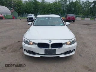 2015 BMW 3 Series 328i xDrive с VIN WBA3B5G55FNS17395, выставлен на аукционе IAAI как лот 42511002 с пробегом 228 228 миль миль и . История ставок и продаж доступна на DreamBid. Изображение 12.