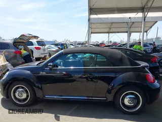 2013 Volkswagen Beetle 2.5L w/Sound/Nav с VIN 3VW5P7AT2DM810474, выставлен на аукционе IAAI как лот 42328515 с пробегом 53 614 миль миль и . История ставок и продаж доступна на DreamBid. Изображение 14.