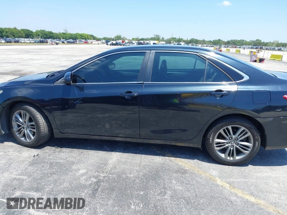 2015 Toyota Camry XLE with VIN 4T1BF1FK1FU072635, listed as a IAAI auction lot 42145826 with 101,633 mi miles. Bid and sale history available at carsss.com. Image 14.