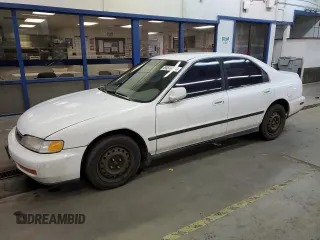 1997 Honda Accord LX with VIN 1HGCD5635VA217885, listed as a Copart auction lot 84570524 with 259,566 mi miles and Clean Title. Bid and sale history available at carsss.com. Image 1.