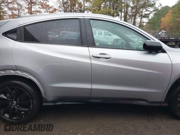 2022 Honda HR-V Sport with VIN 3CZRU6H18NM774913, listed as a IAAI auction lot 40843376 with 14,351 mi miles. Bid and sale history available at carsss.com. Image 14.