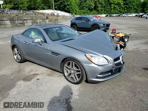 2015 Mercedes-Benz SLK 250 with VIN WDDPK4HA1FF106580, listed as a Copart auction lot 57462625 with 37,971 mi miles and Salvage title. Bid and sale history available at DreamBid. Image 13.