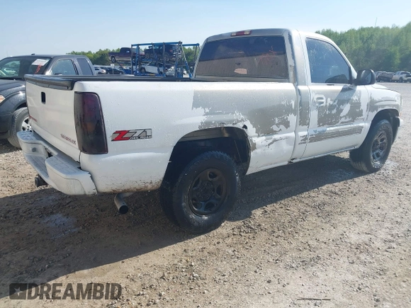 2002 Chevrolet Silverado 1500 LS with VIN 1GCEK14T92Z288688, listed as a IAAI auction lot 42051696 with 271,905 mi miles. Bid and sale history available at carsss.com. Image 4.